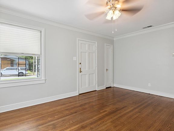 5th image of 34 N Merton St