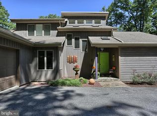 613 Horseshoe Trail Dr, Lebanon, PA 17042