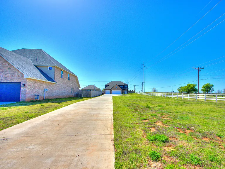 16421 Water Stone Way — Photo 4