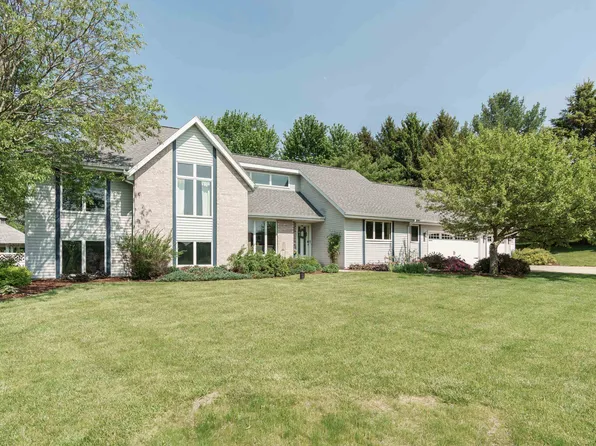 2321 E Pine Tree Ct, Milton, WI 53563