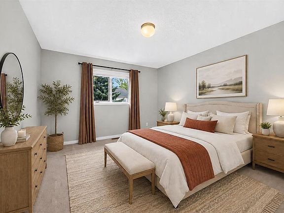 5th image of 23 N Sunlake Gdns SE