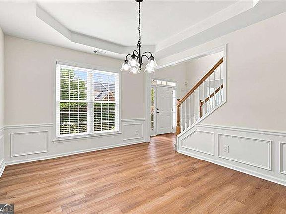 4th image of 235 Gaines Oak Way