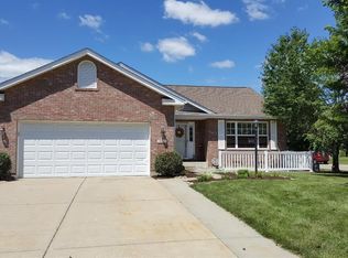 900 Heritage Ct, Trenton, OH