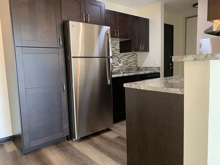 Winnetka Village Apts — Photo 19