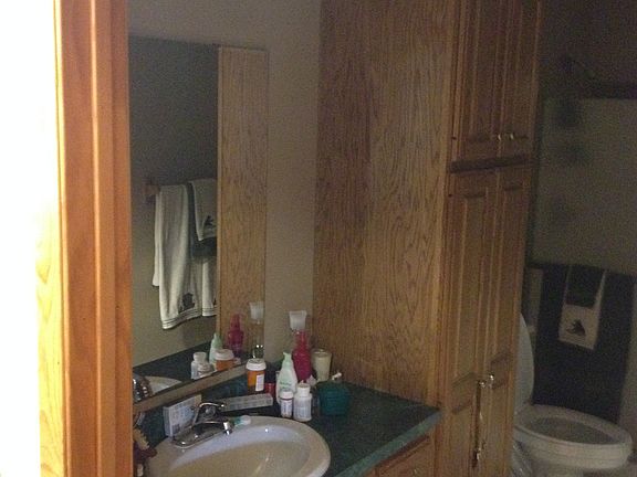 4th image of 804 40th Ave NE