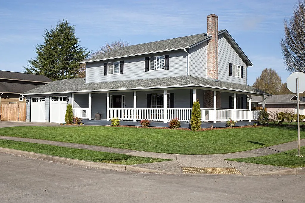 4123 Oak St photo 1