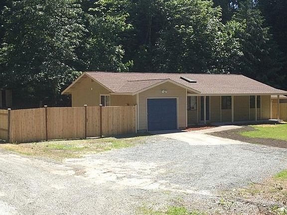 3+B/R 1-1/2 Bath - Enclosed RV parking