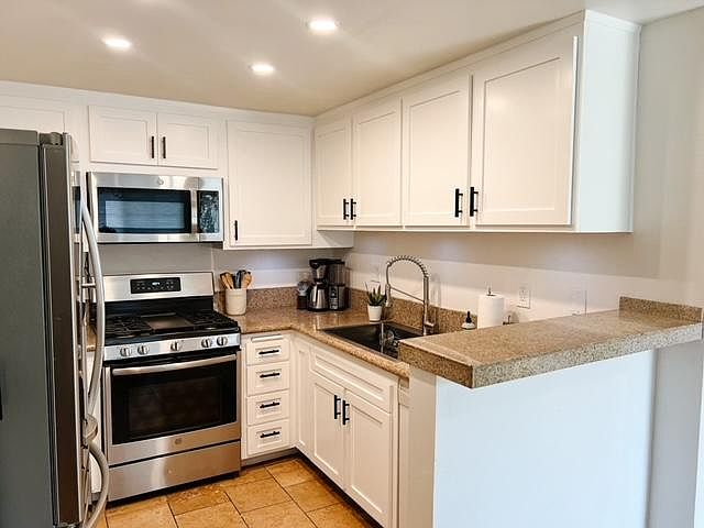 1st image of 21815 Saticoy St Unit 37