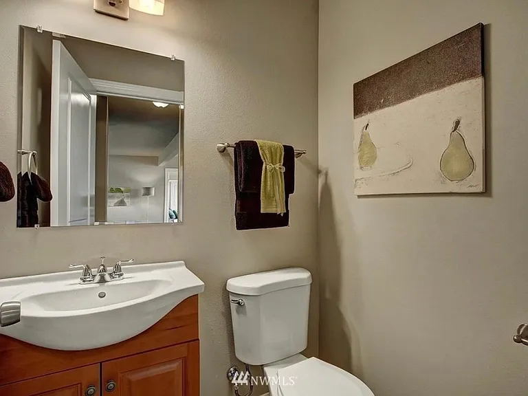 10646 Dixon Dr S — Photo 11
