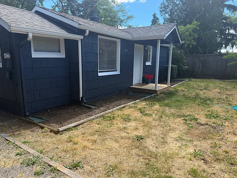 1217 S Durango St — Photo 2