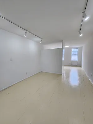 Rented by Homefront Management E29, Inc. | media 13