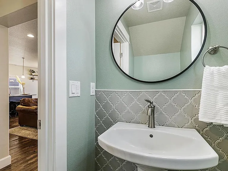 3136 NE Flagstone Ave — Photo 3