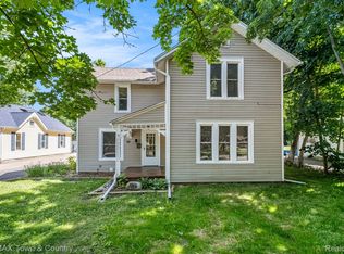 311 W River Rd, Flushing, MI 48433