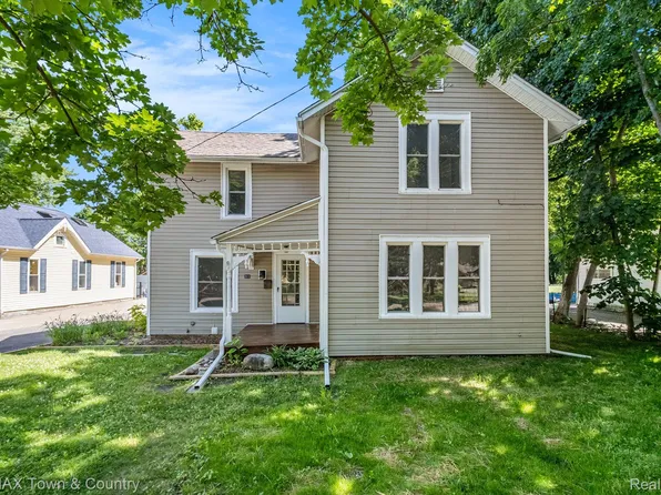 311 W River Rd, Flushing, MI 48433