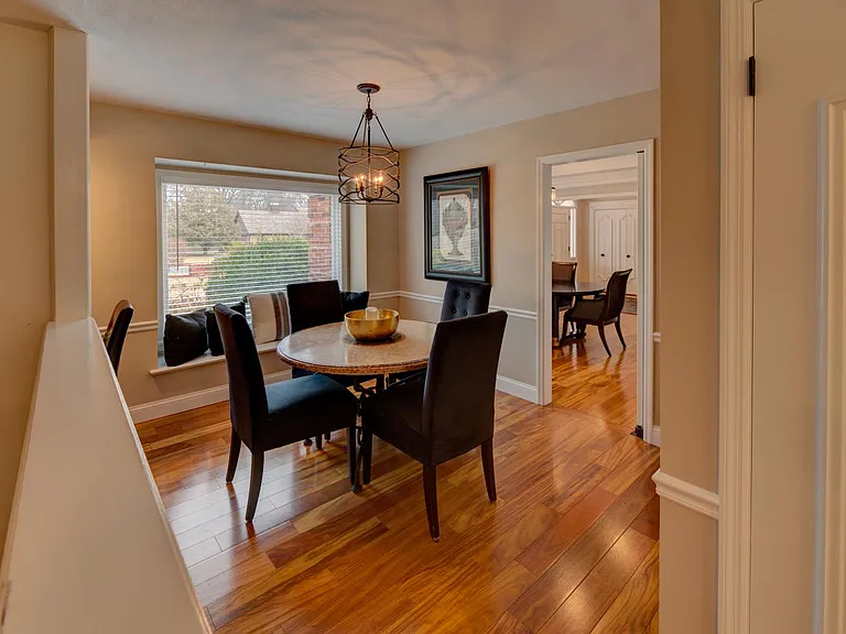 10490 Frontenac Woods Ln — Photo 15