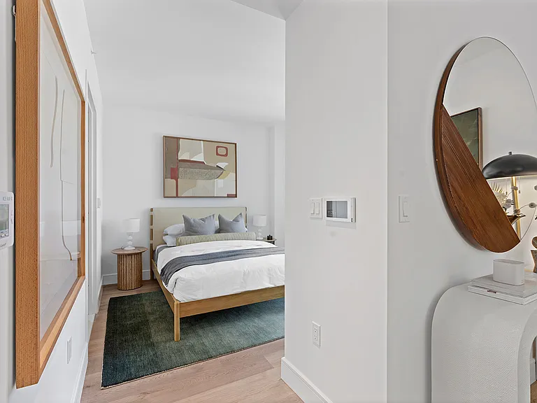 644 E 14th St #308 — Photo 3