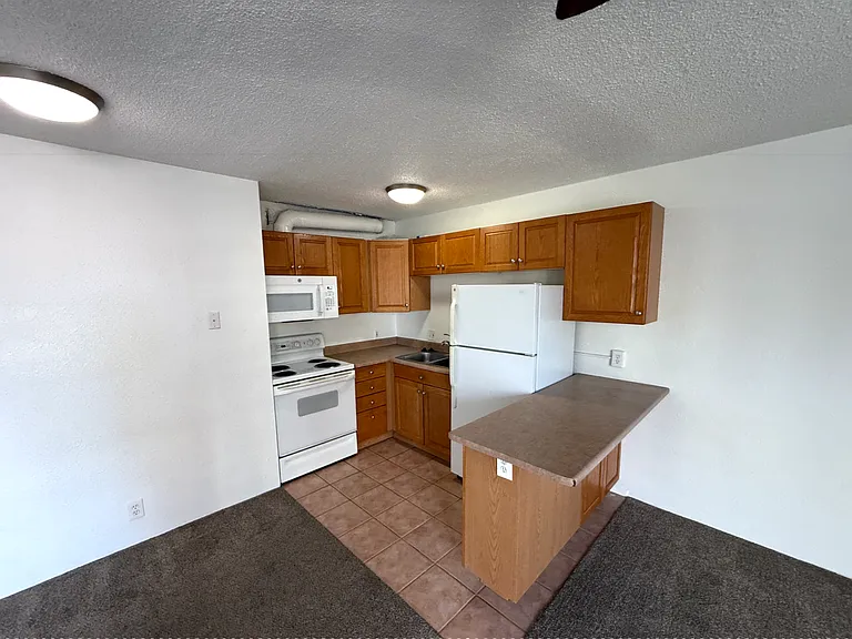 2500 S York St #411 — Photo 1