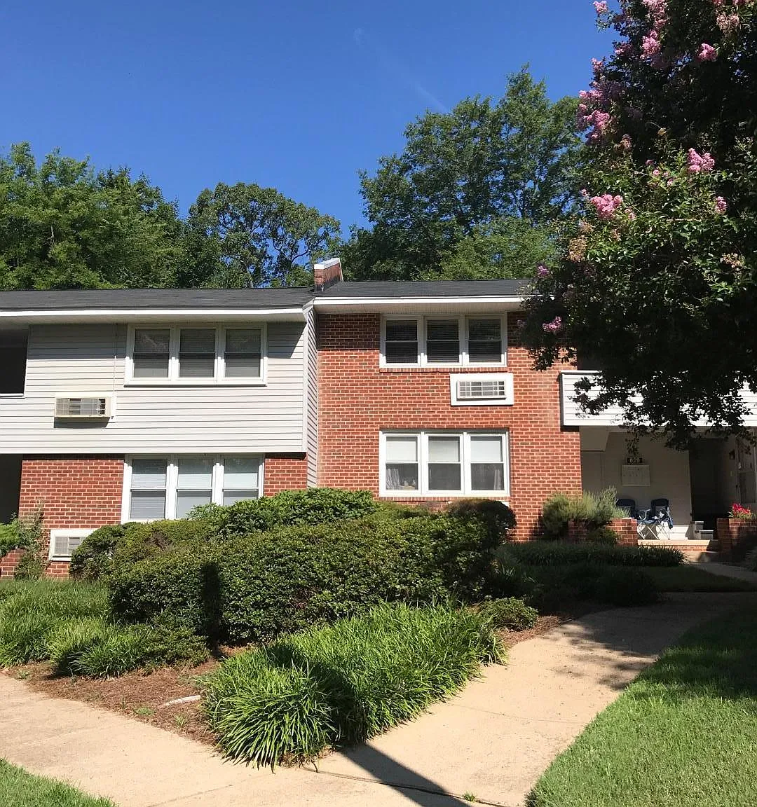 1 bed, 1.0 bath, 500 sqft, $1,299 — Photo 2