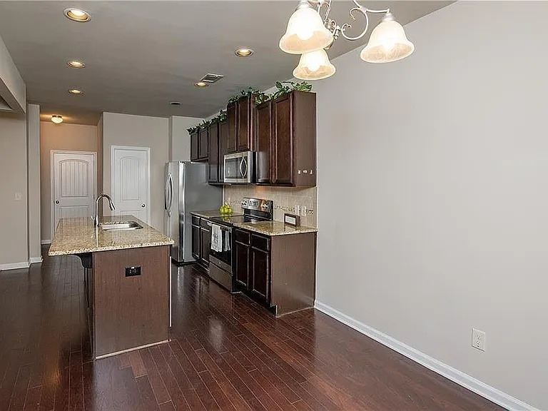 7490 Silk Tree Point — Photo 5
