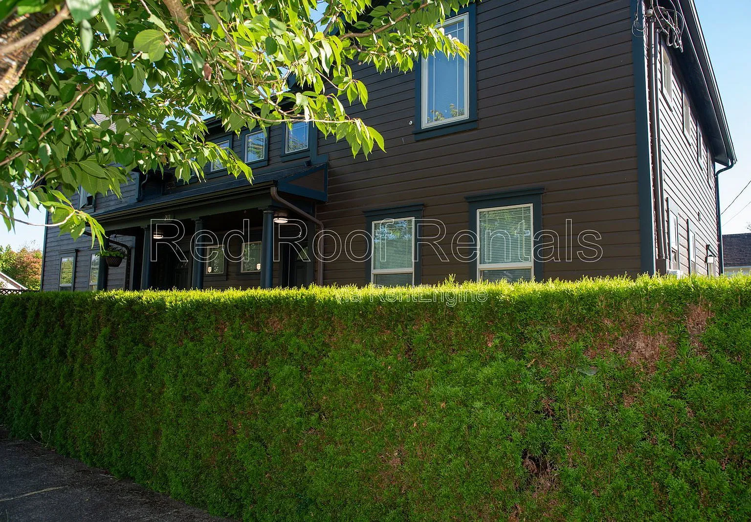2 bed, 1.5 bath, 1300 sqft, $2,350 — Photo 4