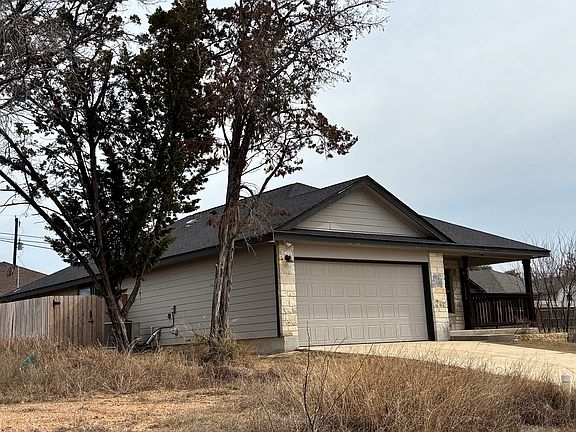 2nd image of 655 Oak Ln