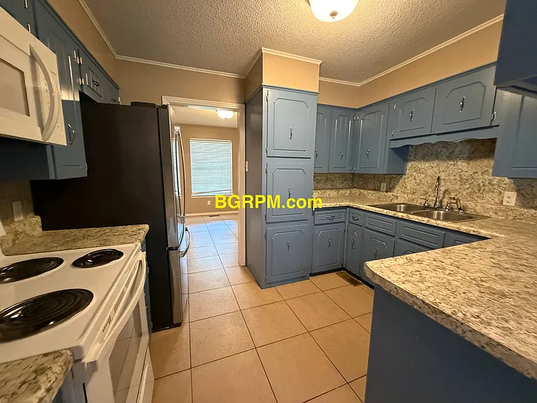 119 Foxdell Cir — Photo 4