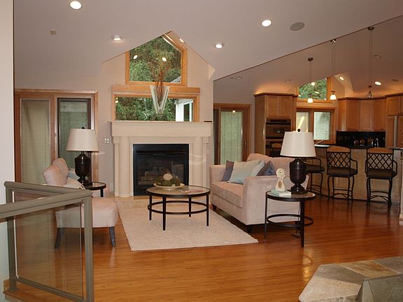 Open and airy great room 