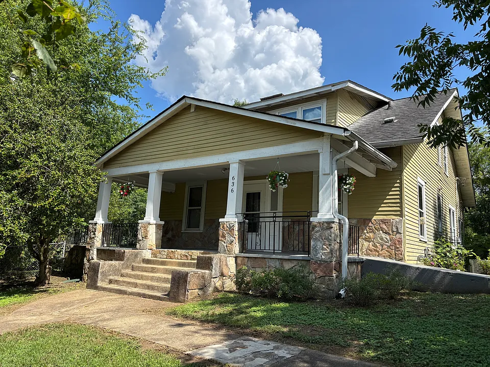 636 Avenue A