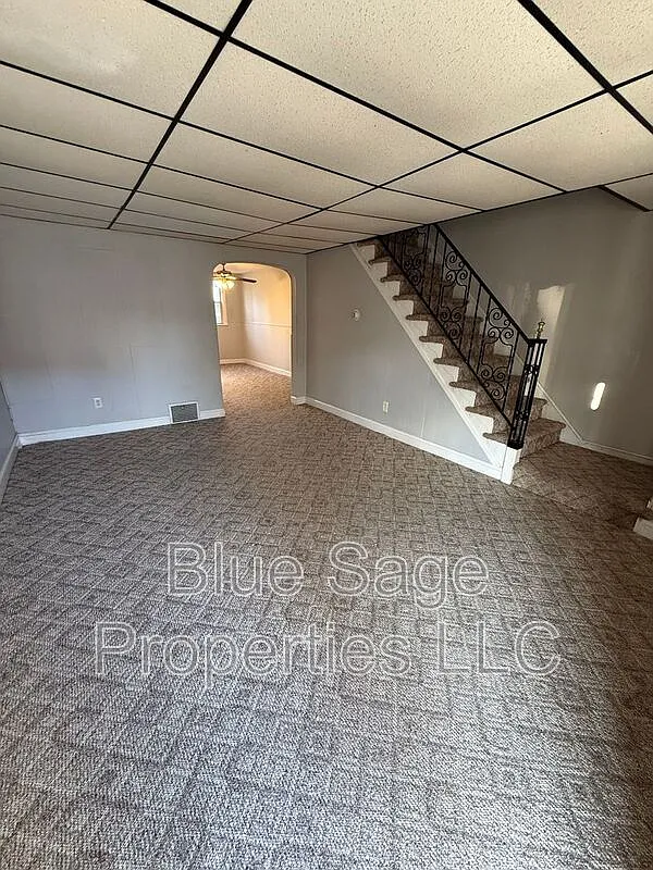 3 bed, 1.0 bath, 1120 sqft, $1,795 — Photo 2