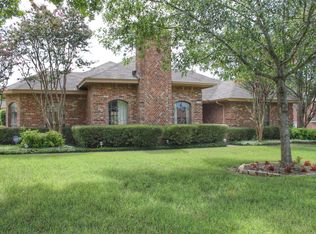 106 Ridge Crest Dr, Red Oak, TX 75154