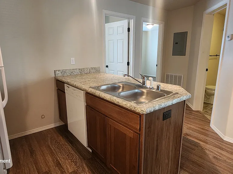 32 W Evergreen Dr — Photo 17