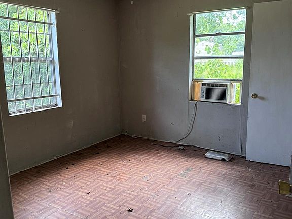 3rd image of 13015 Woody Rd