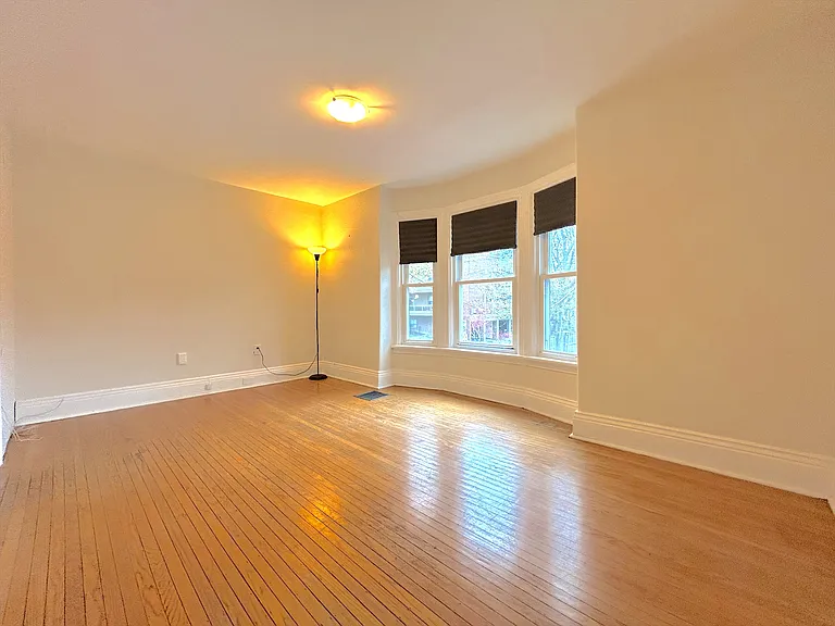14 New St #2 — Photo 8