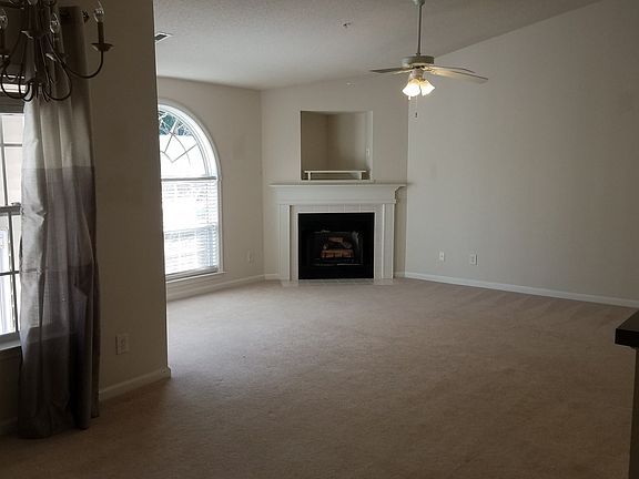 3rd image of 1933 Salem Bluff Dr