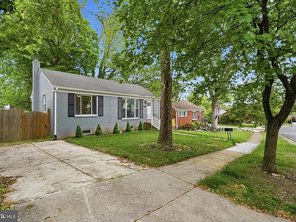 2nd image of 10813 Jewett St