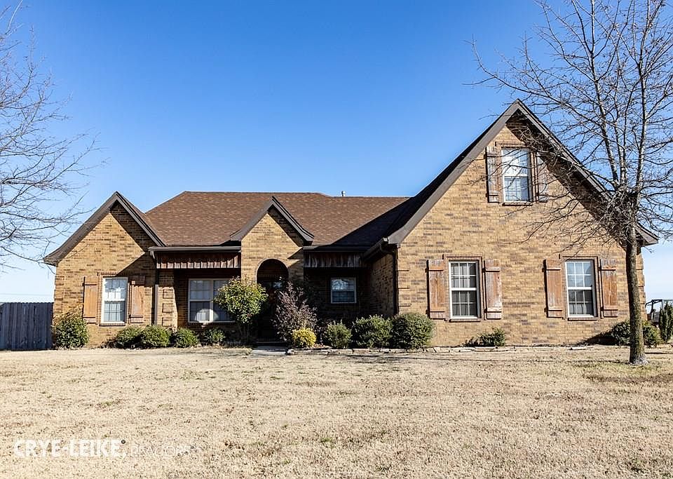1st image of 605 Stewart Dr