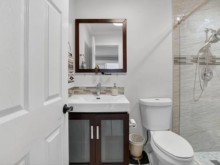 102 Waterford E #102 — Photo 22