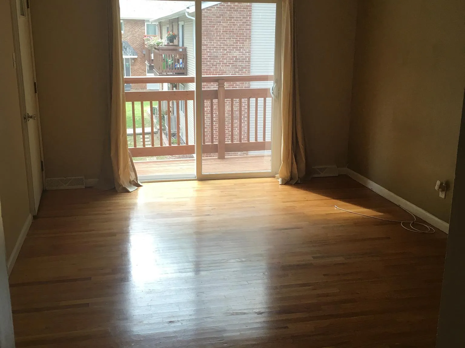 2 bed, 900 sqft, $1,095 — Photo 3