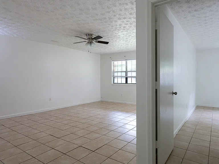 8365 Warren Dr — Photo 17