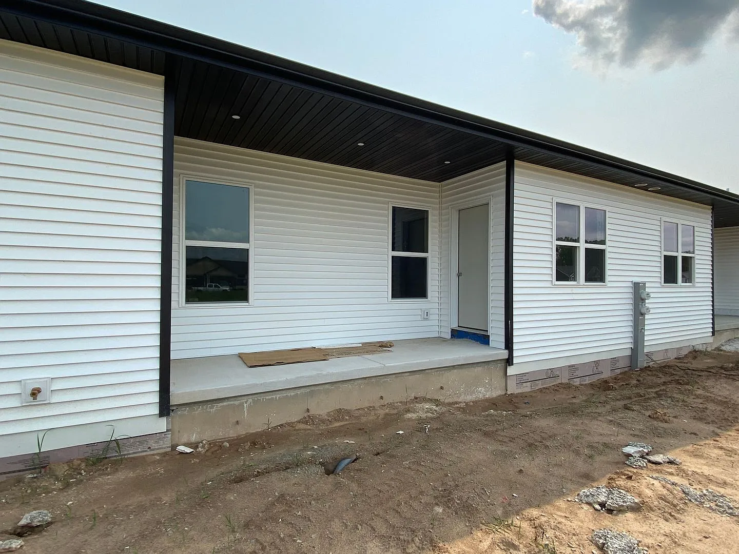 3 bedroom 2 bath newly built duplex for rent available now — Photo 2