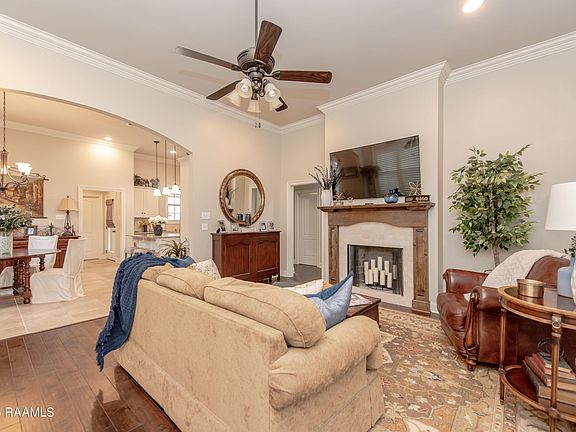 5th image of 320 Benedict Dr