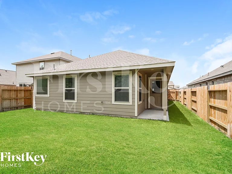 19100 Cicerone Ct — Photo 14