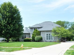 1198 Brookwoode Rd, Perrysburg, OH 43551