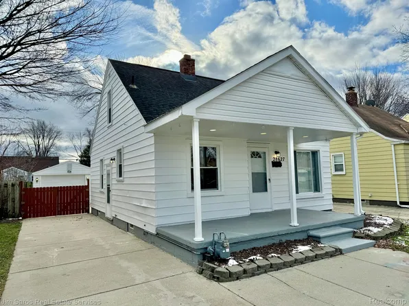 28627 Barton St, Garden City, MI 48135