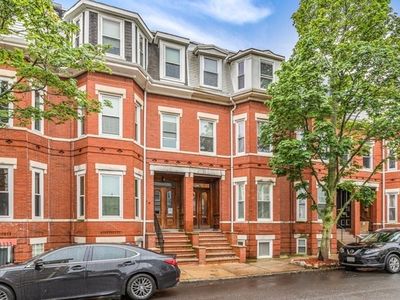 691 E 8th St #1, South Boston, MA, 02127