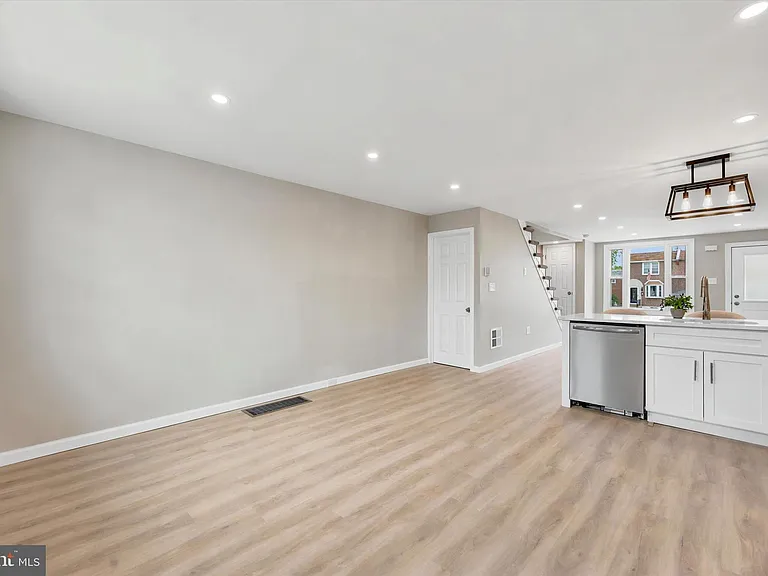 925 Maple Ave — Photo 11