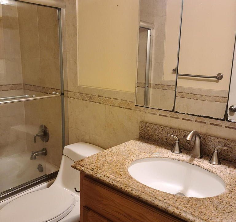 1st image of 2977 Riverside Dr