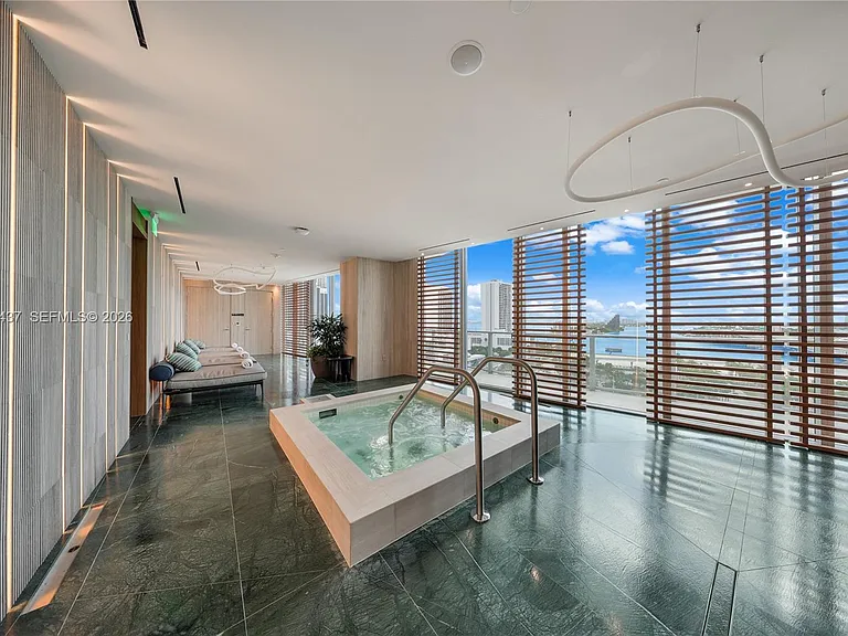 1400 Biscayne Blvd #3405 — Photo 28
