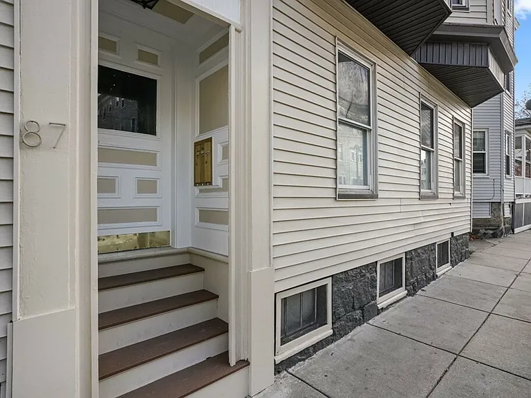 87 Roseclair St #2 — Photo 10