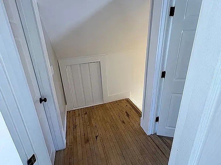 15 Lawton St — Photo 11